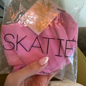 Skatie XS ‘Salty’ bottom in ‘Dahlia’